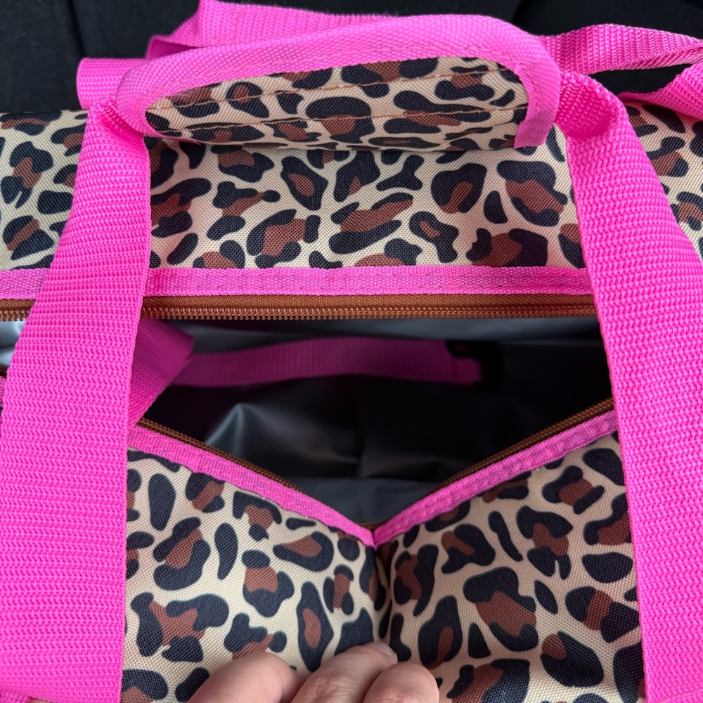 Pink Buc-ee’s cheetah Cooler Bag & Tumbler Set - Picture 2 of 2